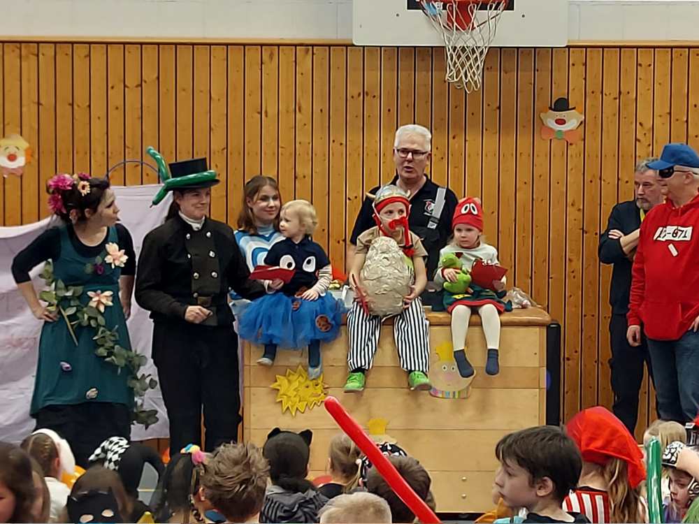 Sportfest mit Verkleidung